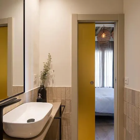 Home4u, Plaza Nueva 1 Гранада