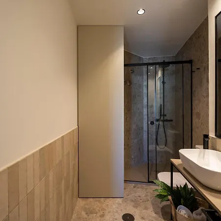 Home4u, Plaza Nueva 1 Гранада